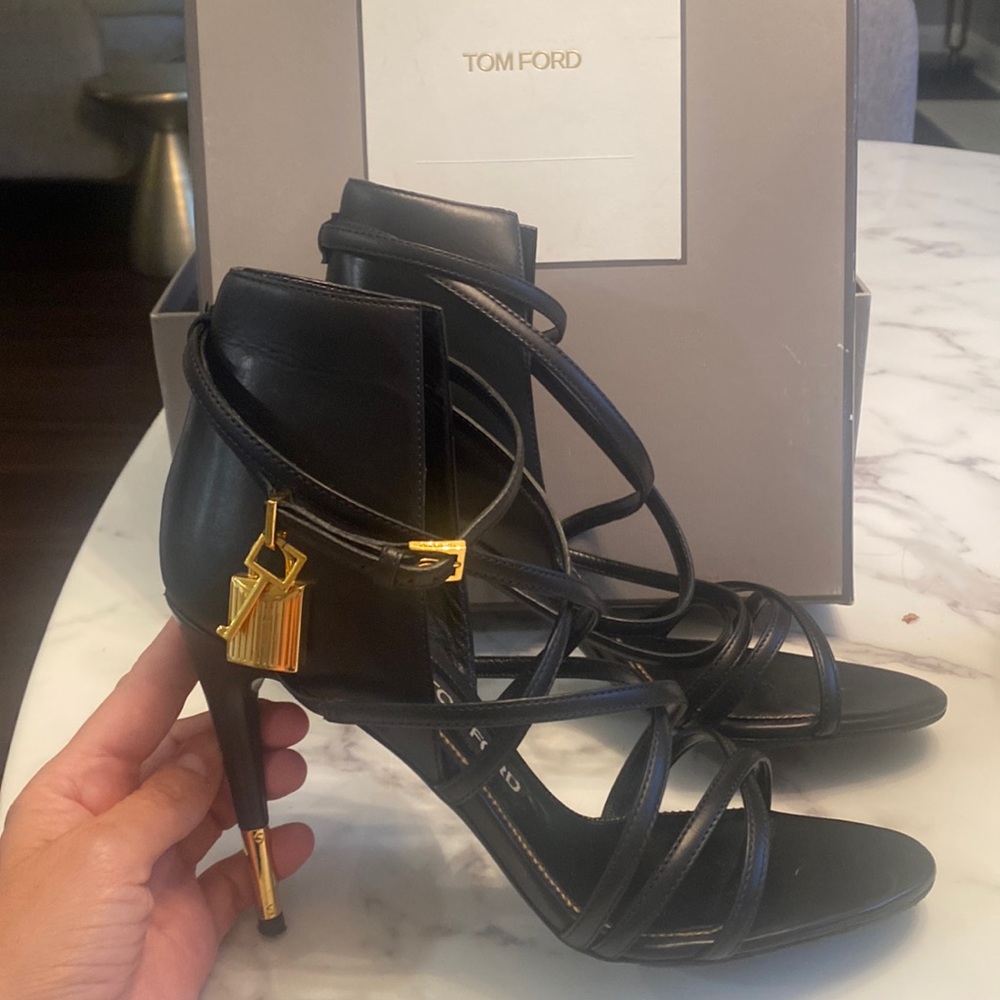 Gorgeous padlock Tom ford heels